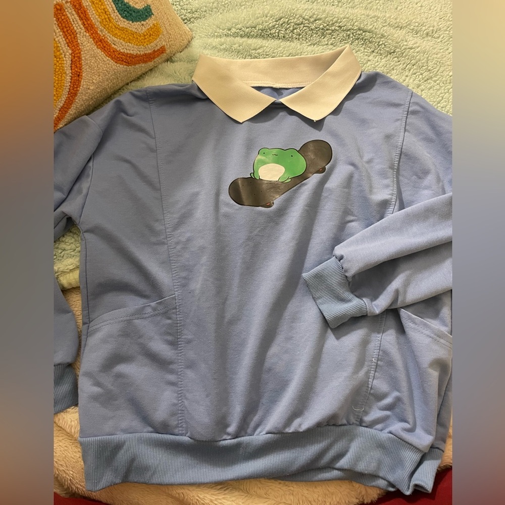 Trendy Frog on a Skateboard Collared Sweatshirt